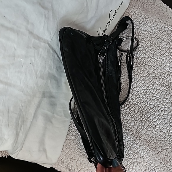 Kenneth Cole black crossbody/ shoulder bag - Picture 5 of 8